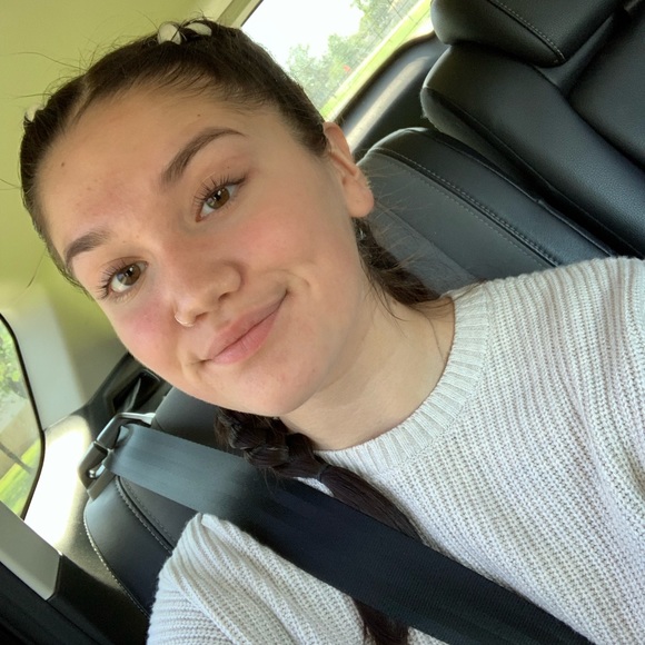 Meet your Posher, Tiara - Picture 1 of 1